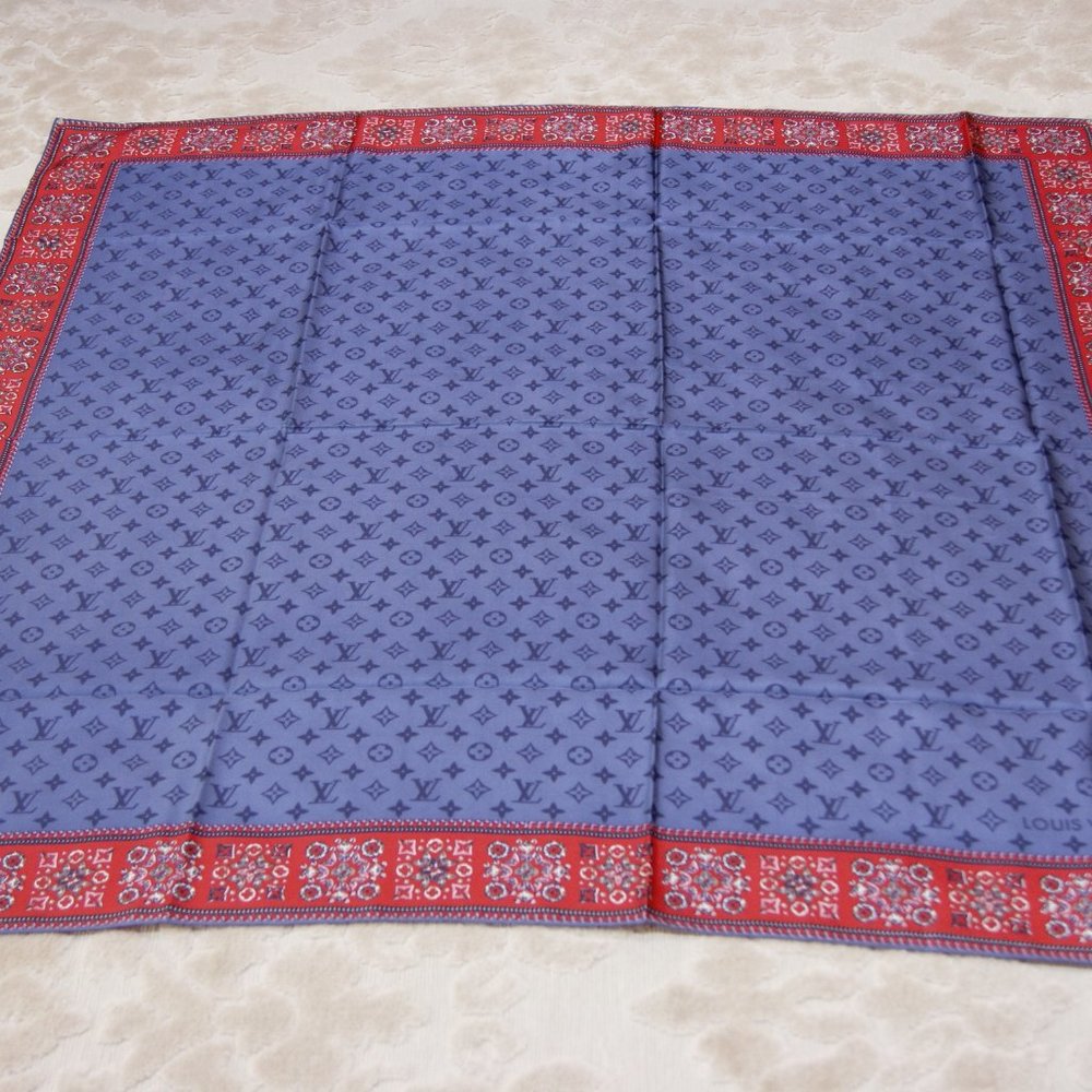New Louis Vuitton Oversize Scarf Monogram Giant Blue Red Silk Wrap - Picture 16 of 16